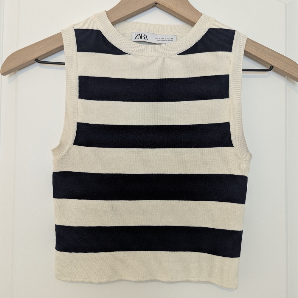 Zara Black/Navy and Cream Striped Crewneck Cropped Sweater Size Small